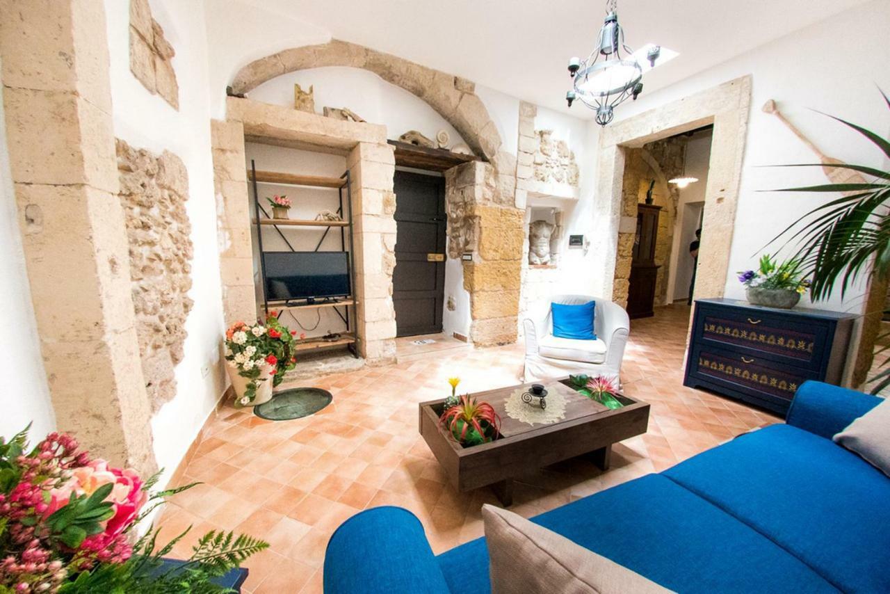 Ferienwohnung Ortigia Ancient House Syrakus Exterior foto