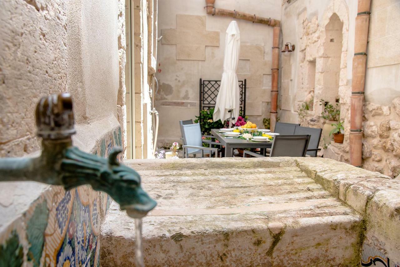 Ferienwohnung Ortigia Ancient House Syrakus Exterior foto
